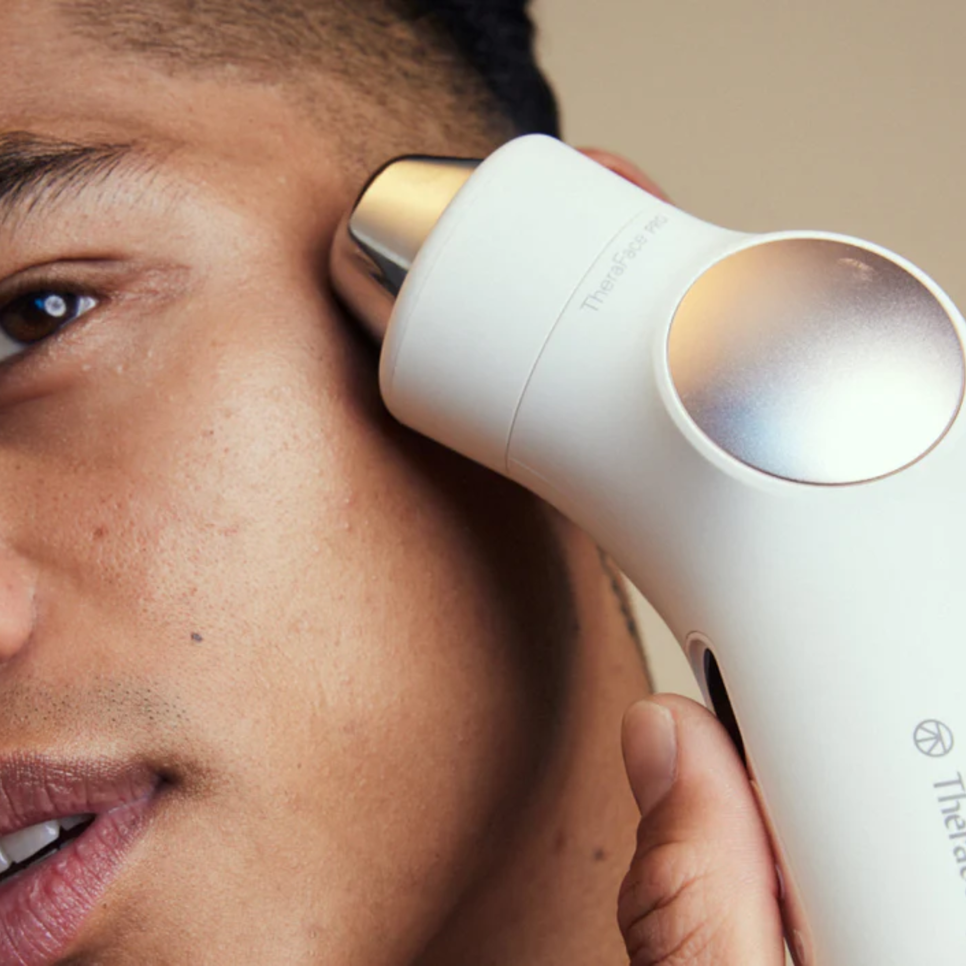 TheraFace PRO - soin du visage - luminothérapie LED - 2 coloris - Therabody - My Médical